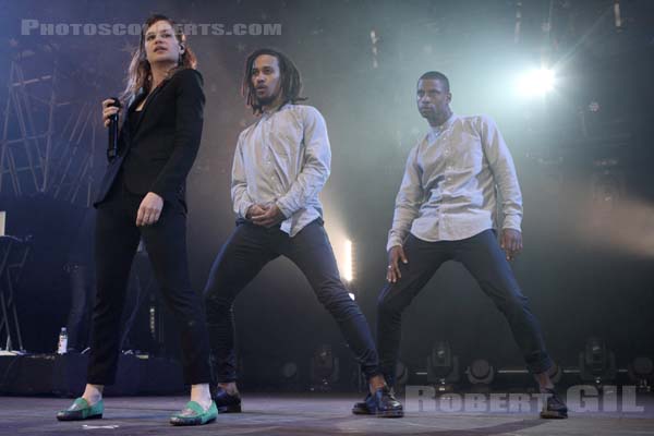 CHRISTINE AND THE QUEENS - 2014-06-29 - PARIS - Hippodrome de Longchamp - 